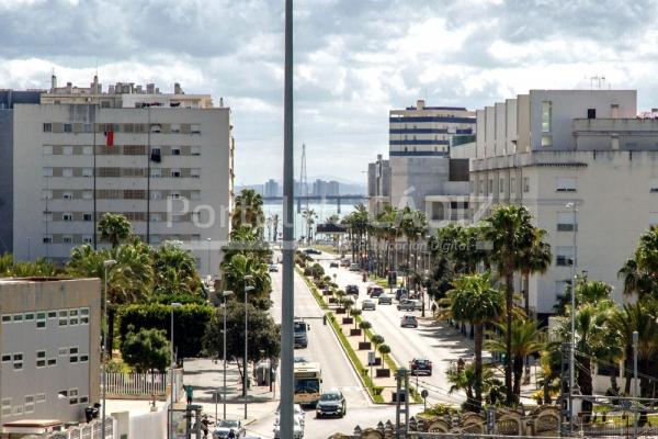 El barrio de Astilleros de Cádiz agoniza con el cierre del 
