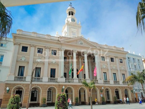 Conflicto con la nueva empresa de seguridad del Ayuntamiento de Cádiz antes de empezar a dar servicio.