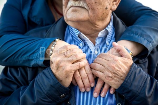 old family holding hands hug touching hands touching grandmother grandfather love emotions t20 2w3glj