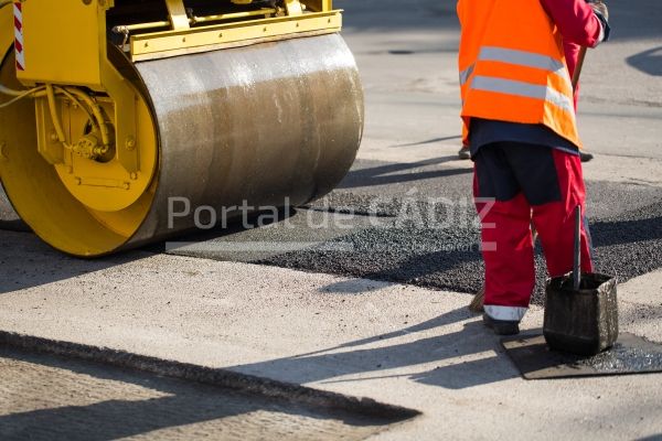 road repairs a road roller compacting asphalt 2022 02 17 20 16 08 utc