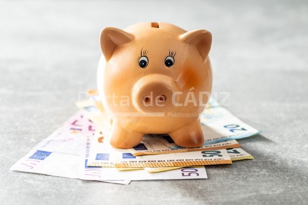 euro banknotes and piggy bank savings money conce 2021 10 13 19 33 16 utc