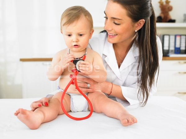pediatrician and baby 2022 03 04 01 48 37 utc