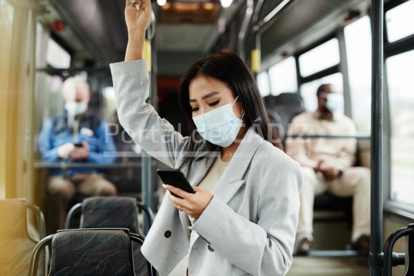 woman wearing mask on public bus 2022 01 19 00 10 01 utc