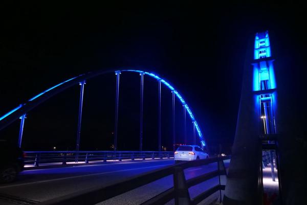 iluminacion fuente y puente vii centenario 2
