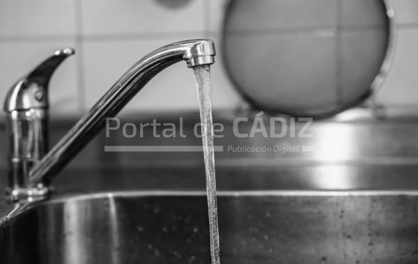 running water from the tap 2022 11 16 17 27 27 utc 1