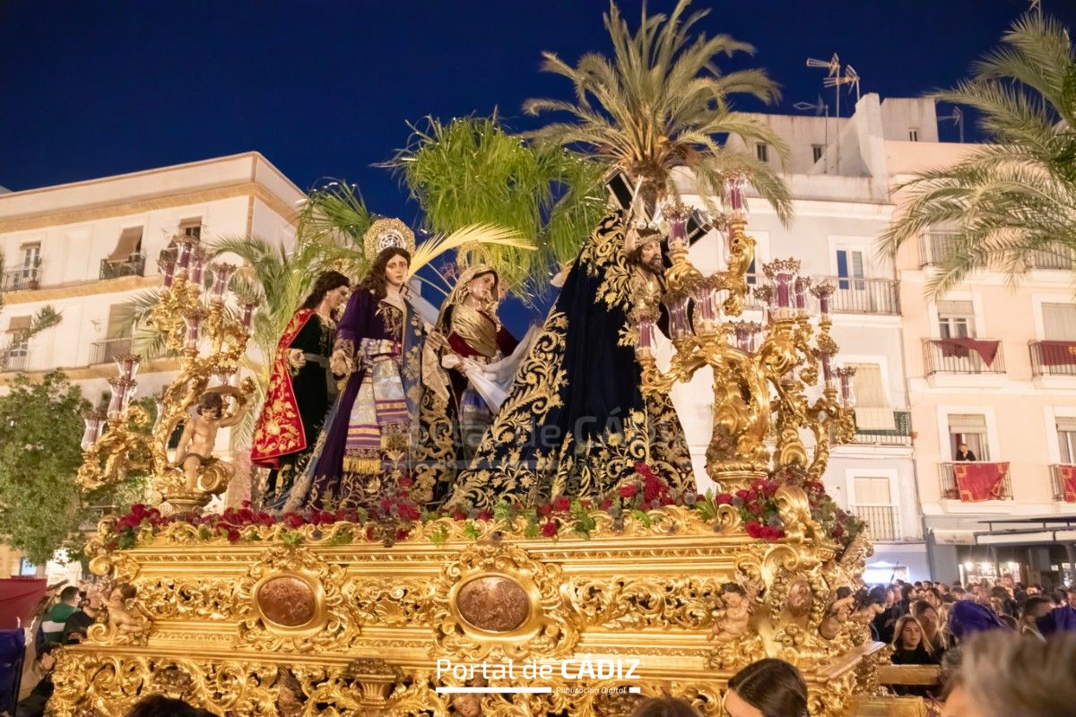 FOTOGALERÍA | Las mejores imágenes de Afligidos el Jueves Santo 2023 de la  Semana Santa de Cádiz